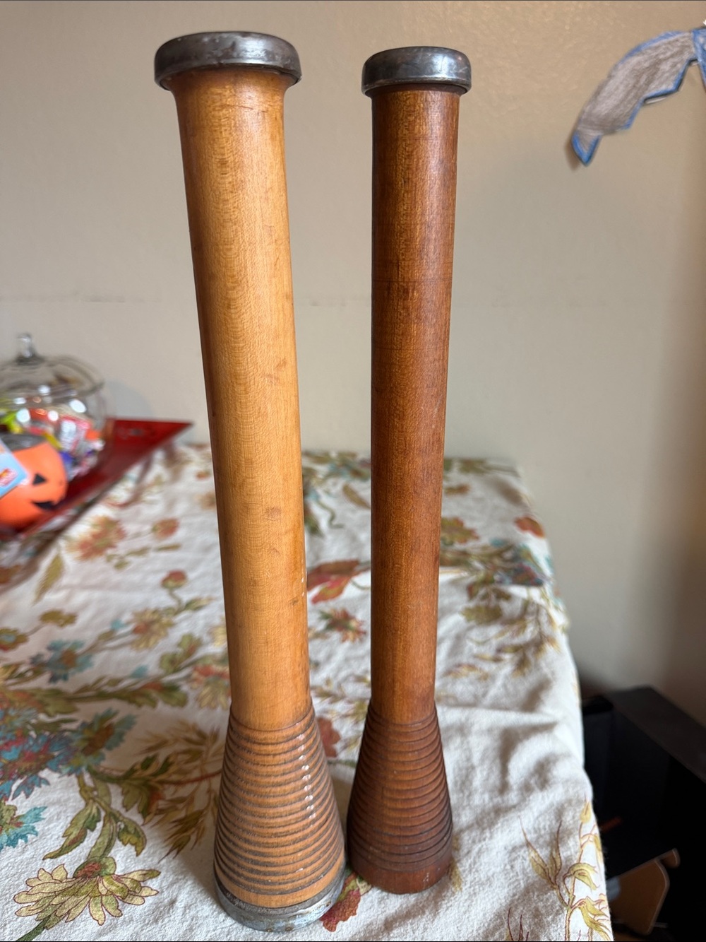 ANTIQUE WOOD SPOOL THREAD SPINDLES SET OF 2